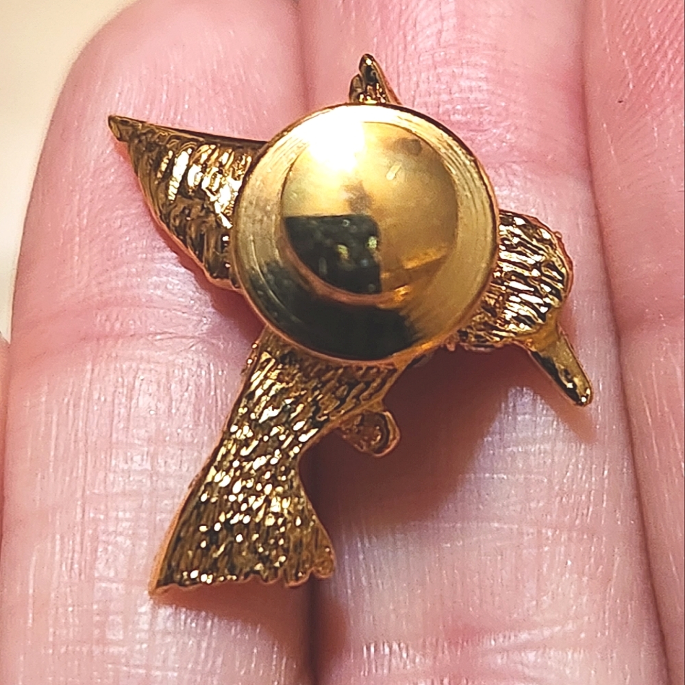 Carolee Crystal Hummingbird Clutch Pin/Tie Tack - Picture 3 of 4
